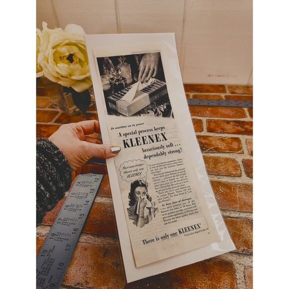 1944 Kleenex Woman‎ with tissue to face - Your nose Knows - Vtg Print Ad - Picture 2 of 6